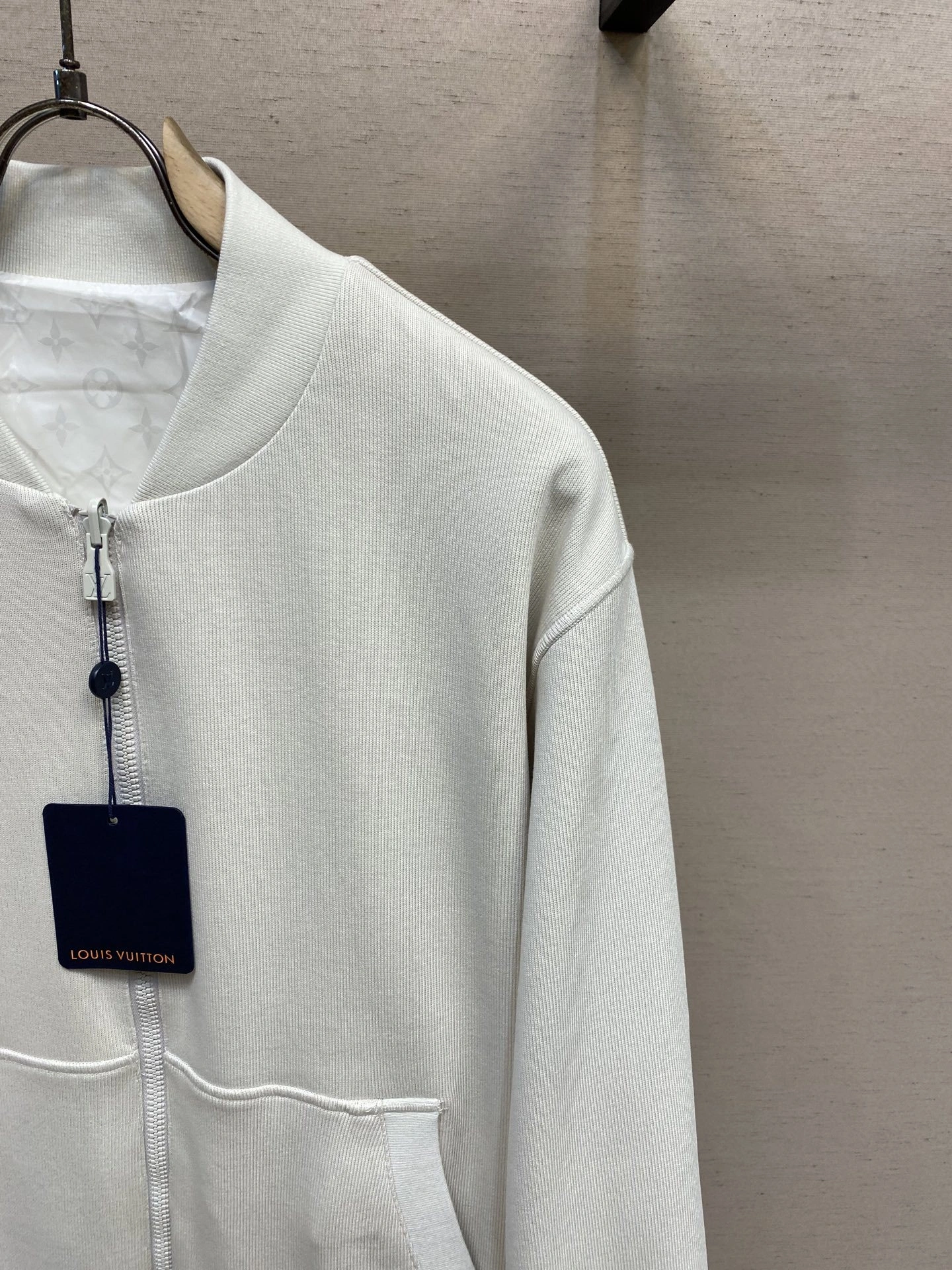 wg.luxury- 8V item:E-F208H2521